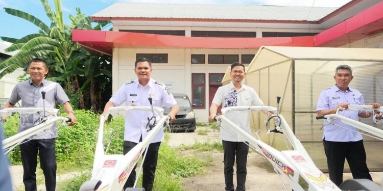 Bupati Bantaeng Dorong Produktivitas Petani dengan Bantuan Alsintan dan Bibit Kopi